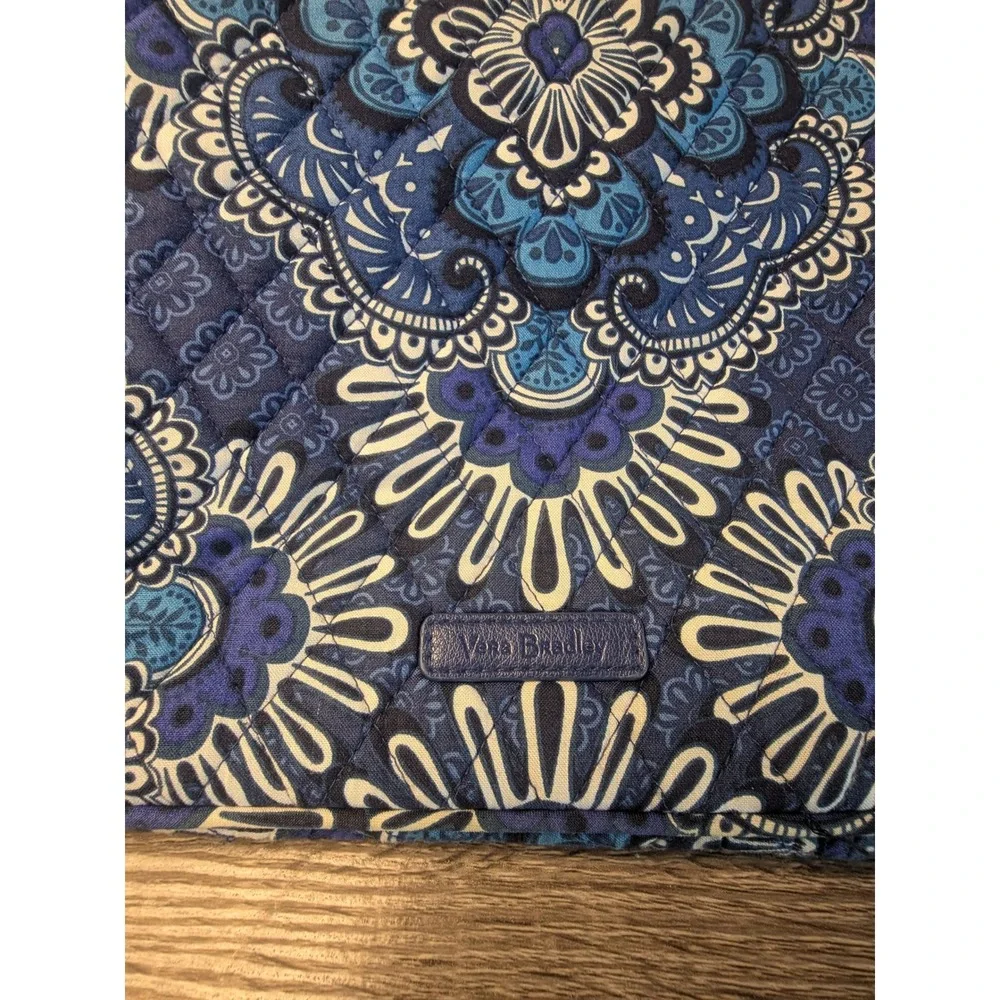 Vera Bradley Laptop Tablet Sleeve Case Blue‎ Medallion Quilted Zip